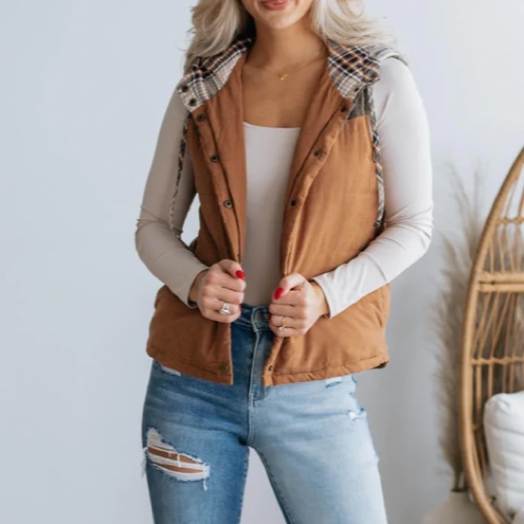 NWT Hem & Thread Plaid Contrast Camel Puffer Hooded Vest Hoodie - Picture 6 of 7